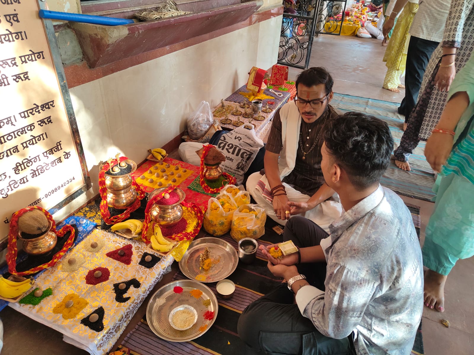 Why Choose Acharya Pandit Neeraj Guru Upadhyay